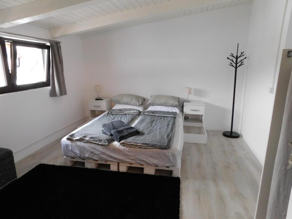 Mountain Vista Suites Zărneşti Esterno foto