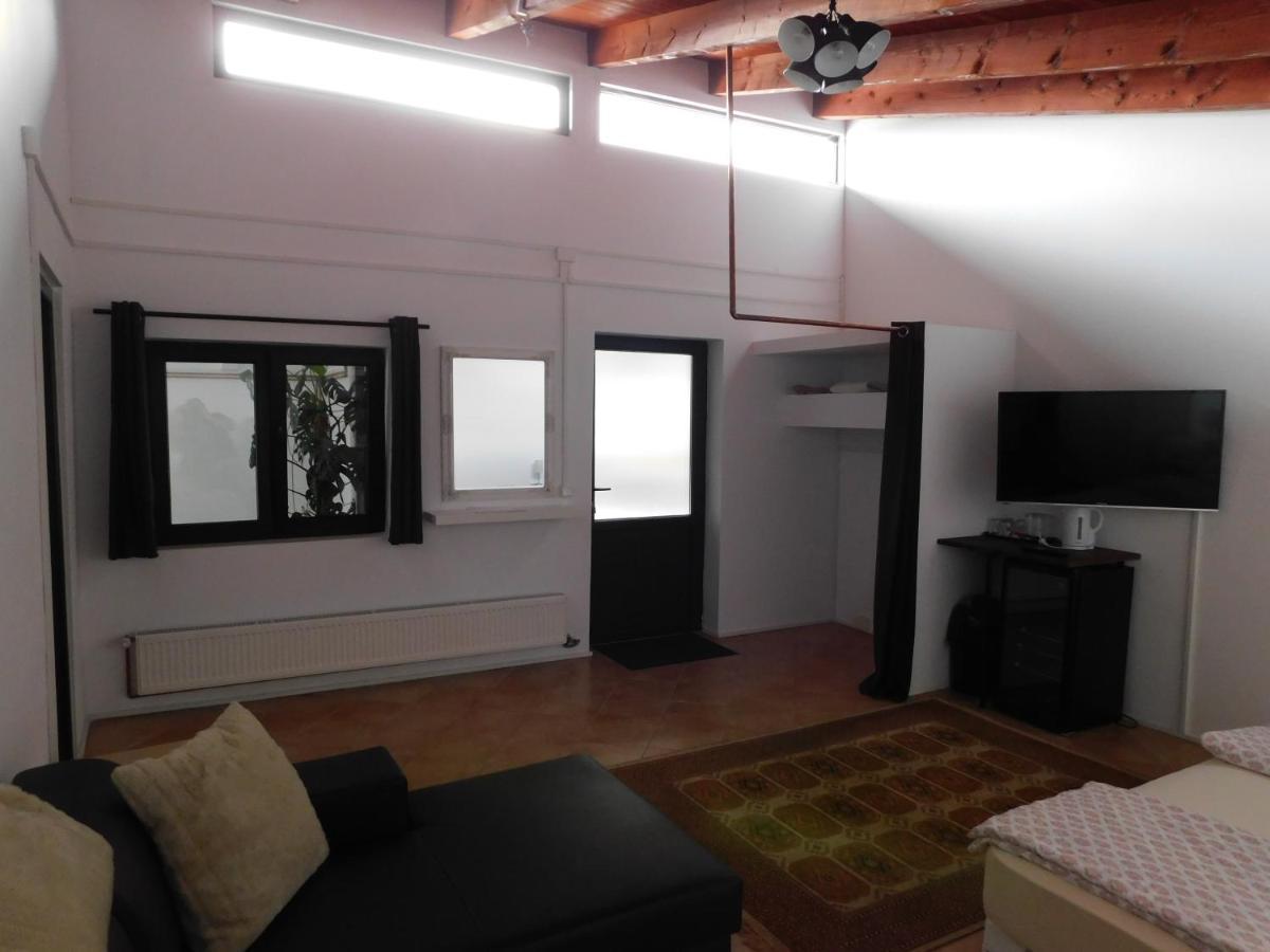 Mountain Vista Suites Zărneşti Esterno foto